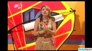 Holly Willoughby / hollywilloughby nude photo #0722