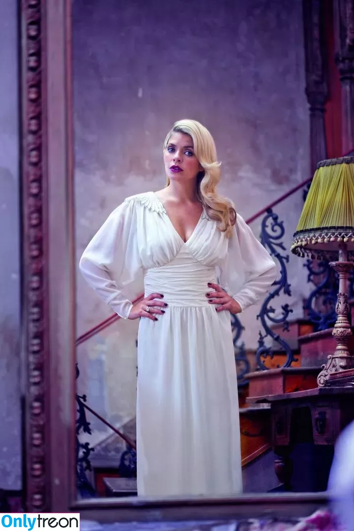 Holly Willoughby nude photo #0293 (hollywilloughby)