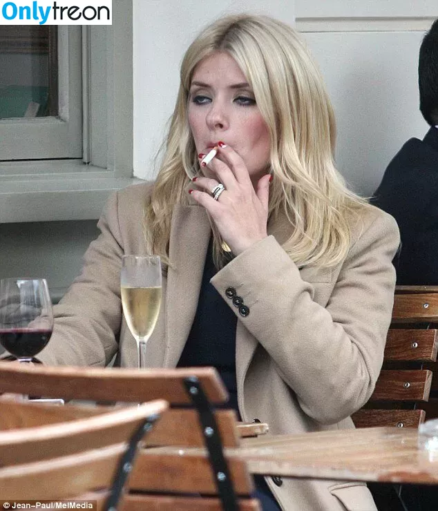 Holly Willoughby nude photo #0376 (hollywilloughby)
