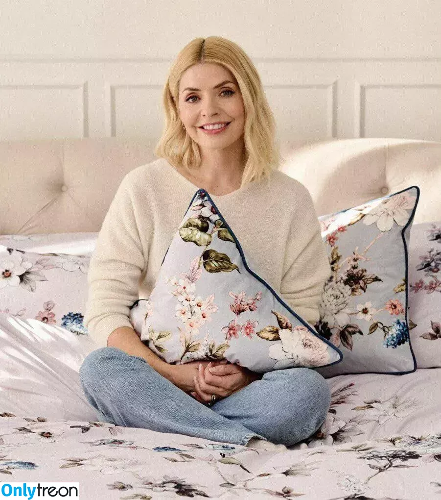 Holly Willoughby nude photo #0477 (hollywilloughby)