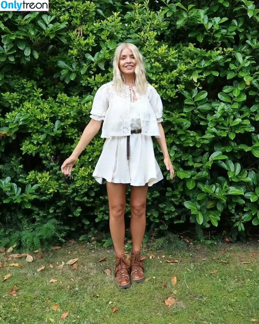 Holly Willoughby nude photo #0680 (hollywilloughby)