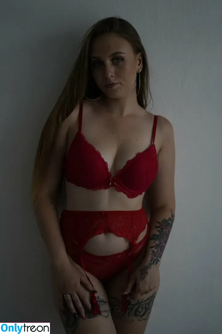 hollyclue nude photo #0101 (_heyholly)