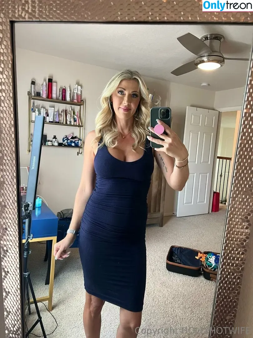 hollyhotwife nude photo #0166 (hollyhotwifejones)