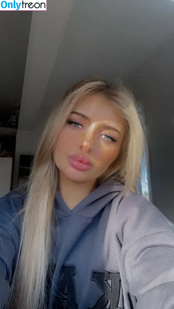 hollyyyy_xoxo nude photo #0001 (hollyyy.ox / hollz124_x)