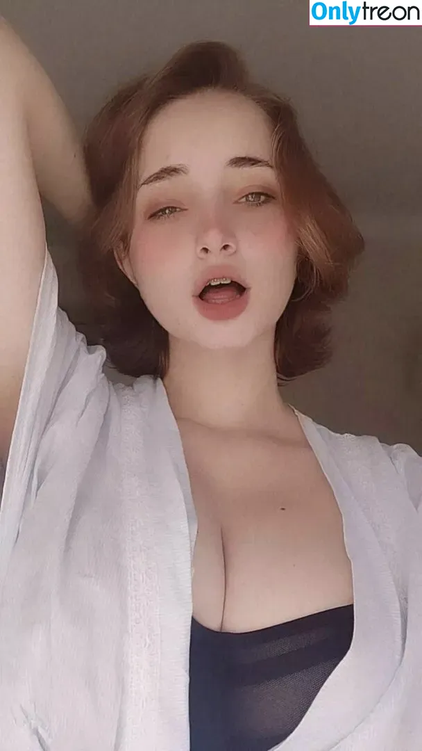 Hologana nude photo #0064 (hologanas)
