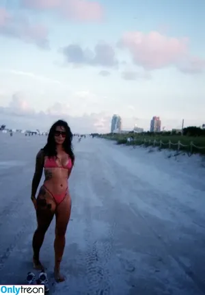 Holykaaal nude photo #0003