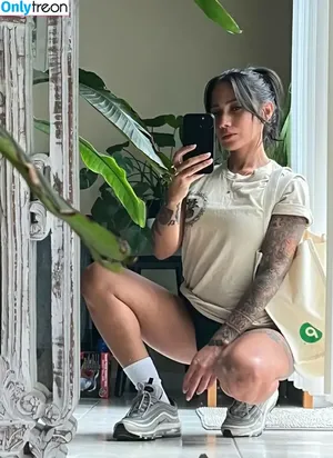 Holykaaal nude photo #0007