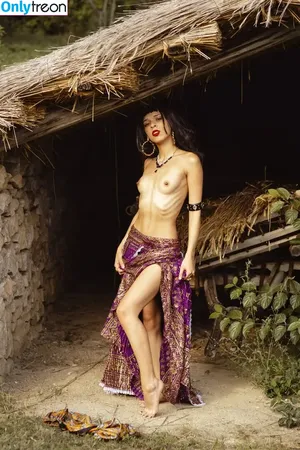 honestlythatsannoying / fawnx / tolvajmacskabella nude photo #0009