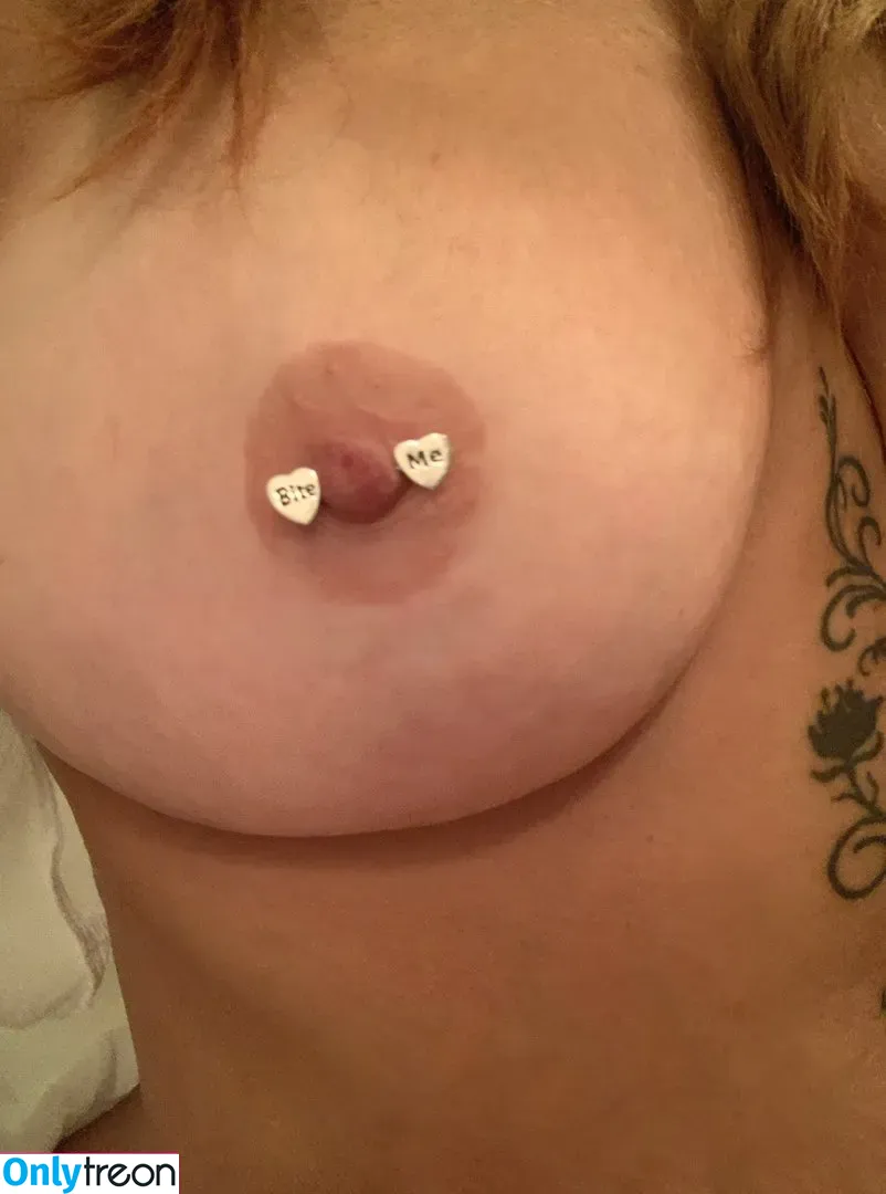 Honeybeezone nude photo #0004 (69 Honeybeez)