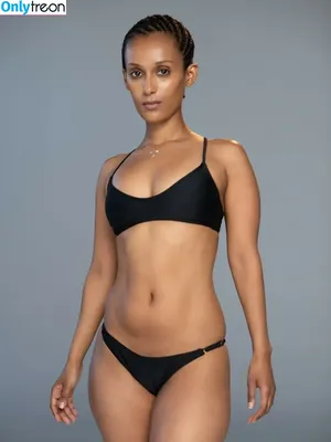 Honnete Bas / honnetebas nude photo #0070