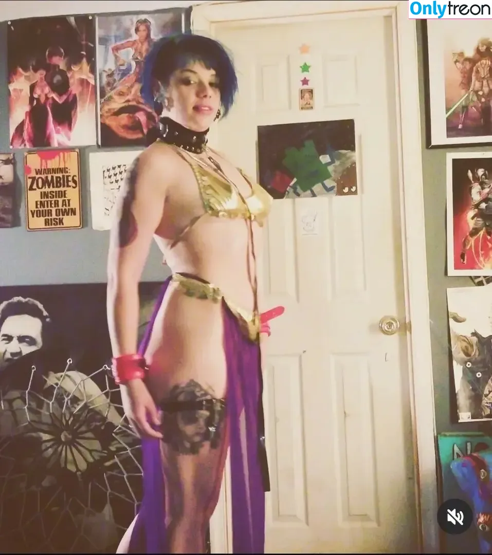 Hoodieninja nude photo #0012 (H00dieninja / britt_the_human)