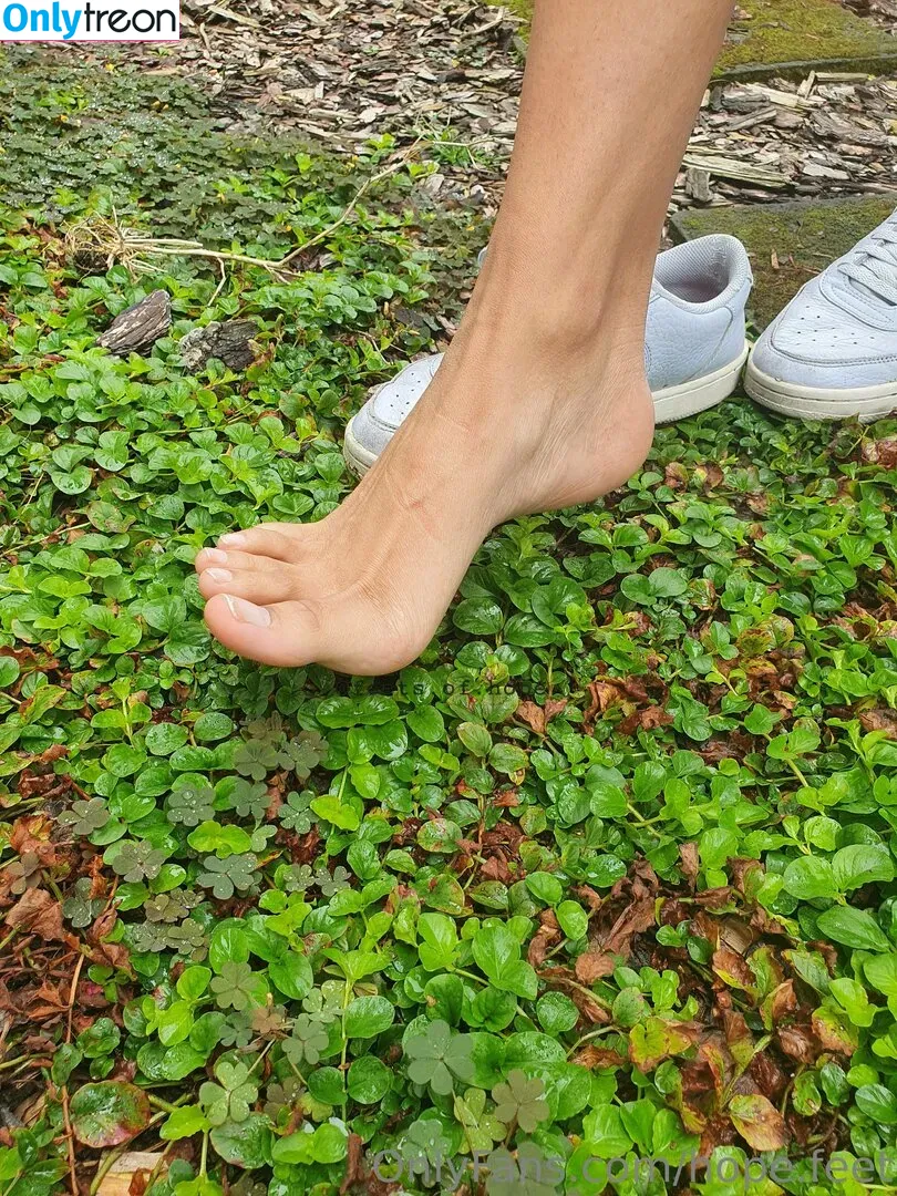 hope.feet nude photo #0001 (hope_feet_1)