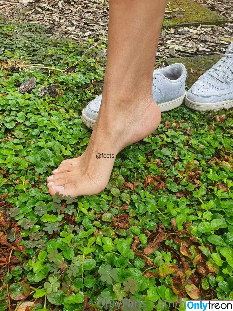 hope.feet nude photo #0002 (hope_feet_1)