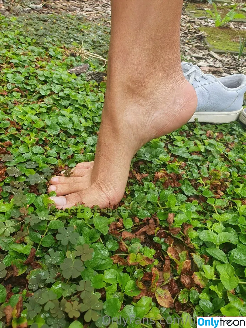 hope.feet nude photo #0004 (hope_feet_1)