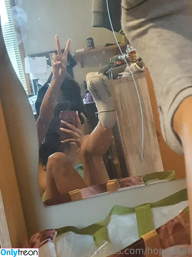 hope.feet nude photo #0014 (hope_feet_1)