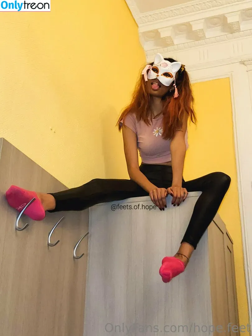 hope.feet nude photo #0022 (hope_feet_1)