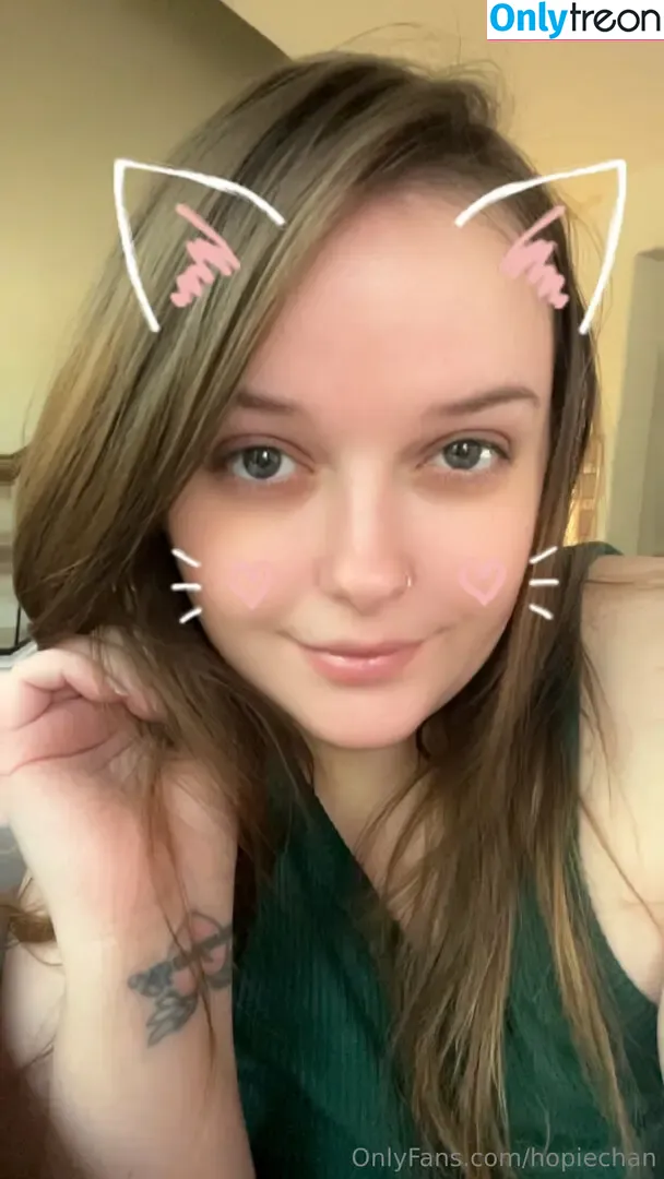 hopiechan nude photo #0029 (hopiechan)