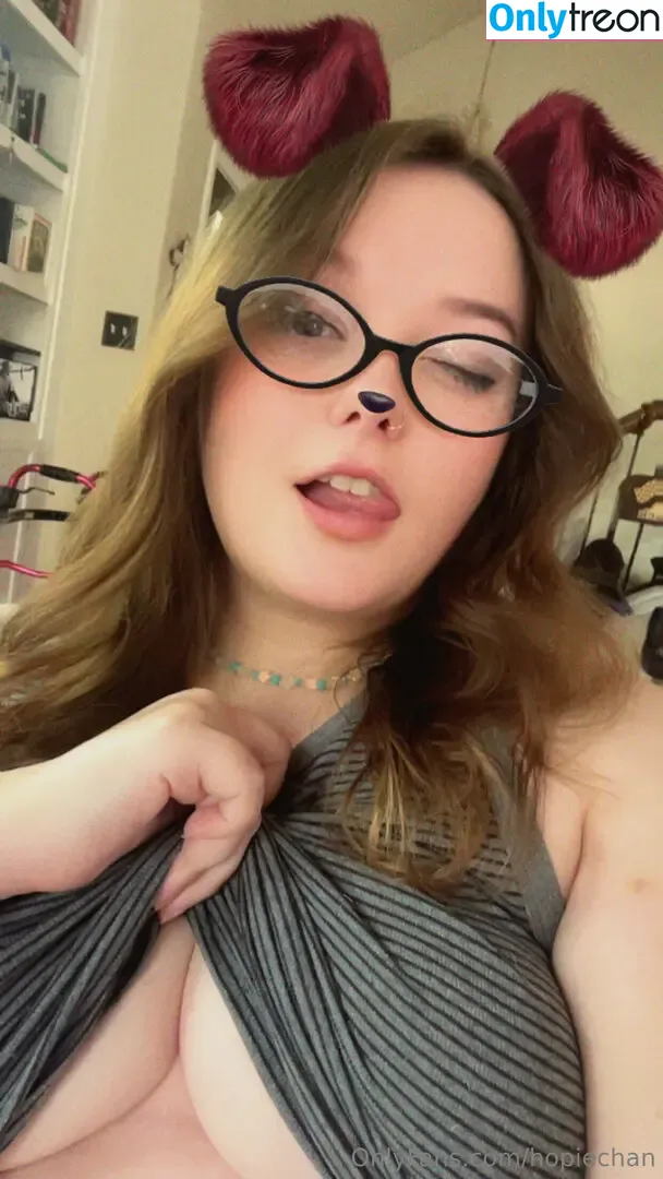 hopiechan nude photo #0033 (hopiechan)