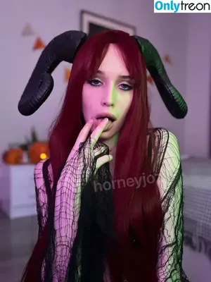 HorneyJozy / hor-neyj0zy / hor.neyjozy nude photo #0008