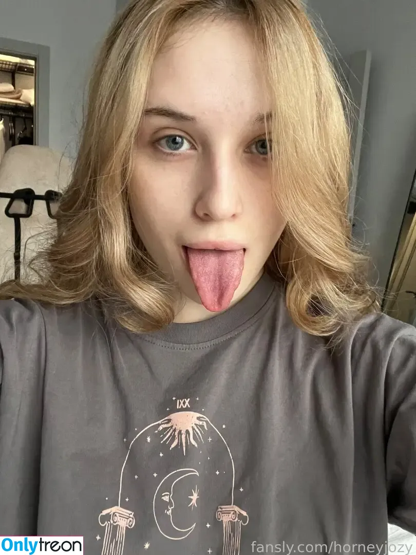 HorneyJozy nude photo #0048 (hor-neyj0zy / hor.neyjozy)