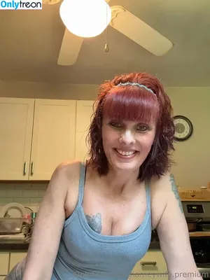 horneywife.premium / hornywifey95 nude photo #0067