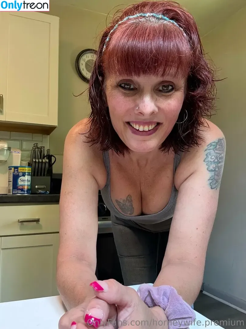horneywife.premium nude photo #0016 (hornywifey95)