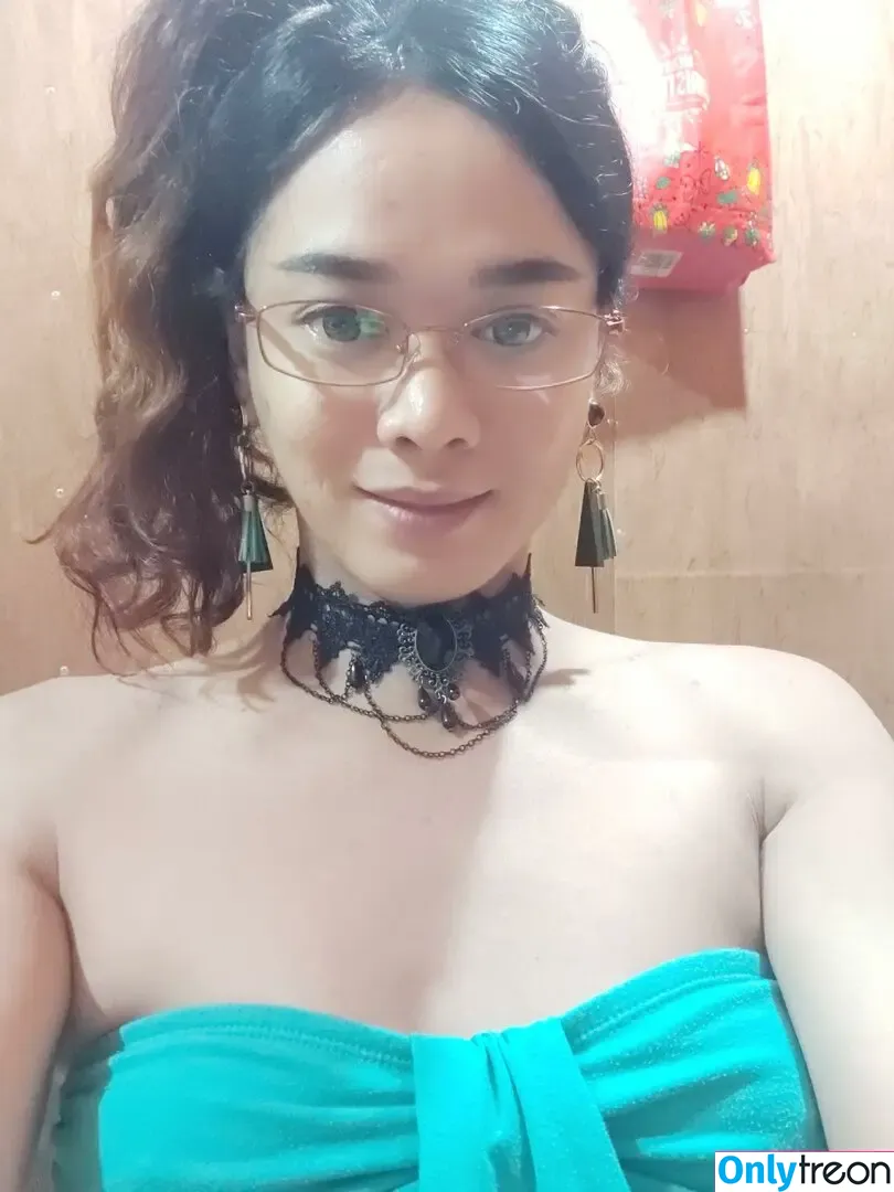 hotcockchristina nude photo #0003 (hotcockchristina)