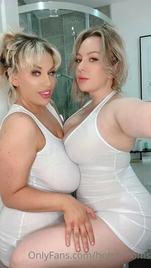 hotmomlove / Lilly and penny / hotmomlovex / pennylilylove nude photo #0304