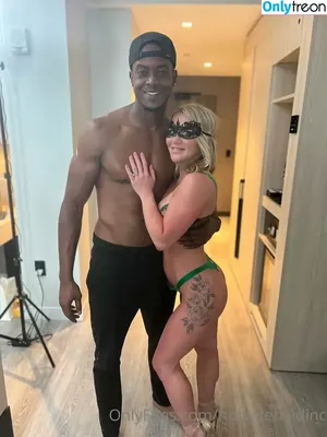 Hotwife Heidi Haze / heidihazeofficial / hotwifeheidinc / hotwifeheidinc_vip nude photo #0017