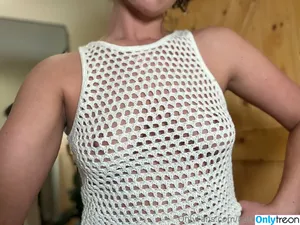 hotwifegrace.2 / reel nude photo #0039