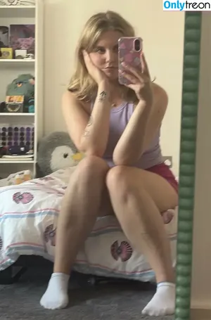 HoxieLoxie / cwjcox / laraschofield nude photo #0150