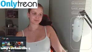 HoxieLoxie / cwjcox / laraschofield nude photo #0175
