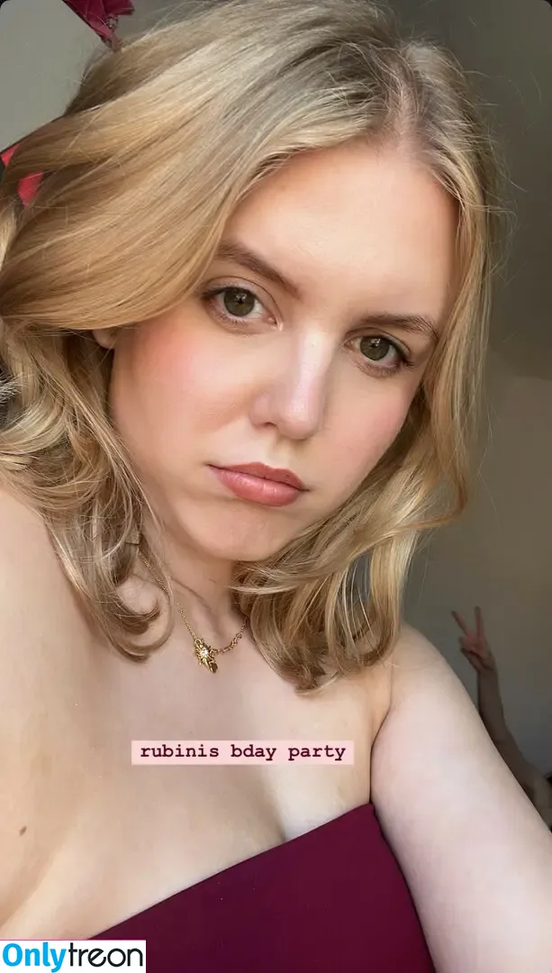 HoxieLoxie nude photo #0133 (cwjcox / laraschofield)