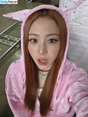 Huh Yunjin 허윤진 / LESSERAFIM / jenaissante nude photo #0081