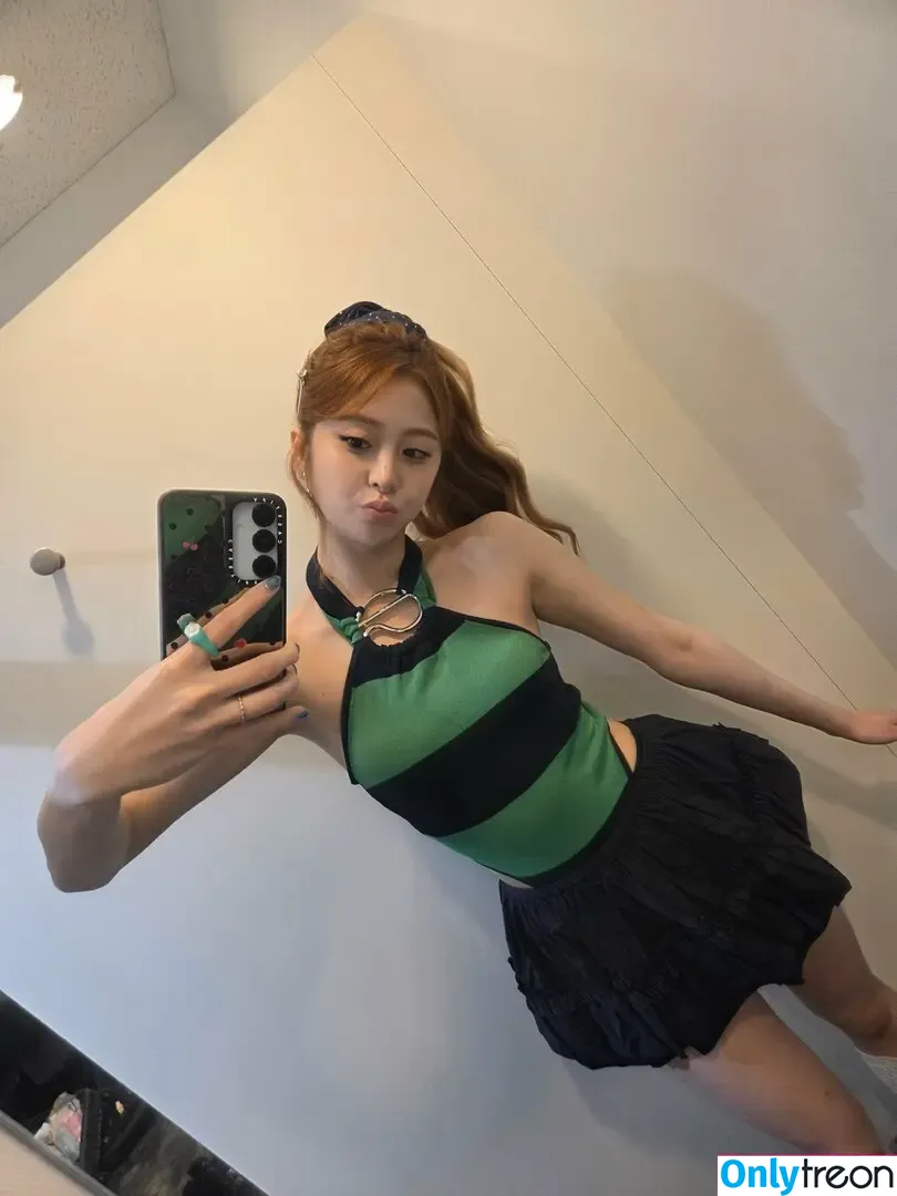 Huh Yunjin 허윤진 nude photo #0076 (LESSERAFIM / jenaissante)