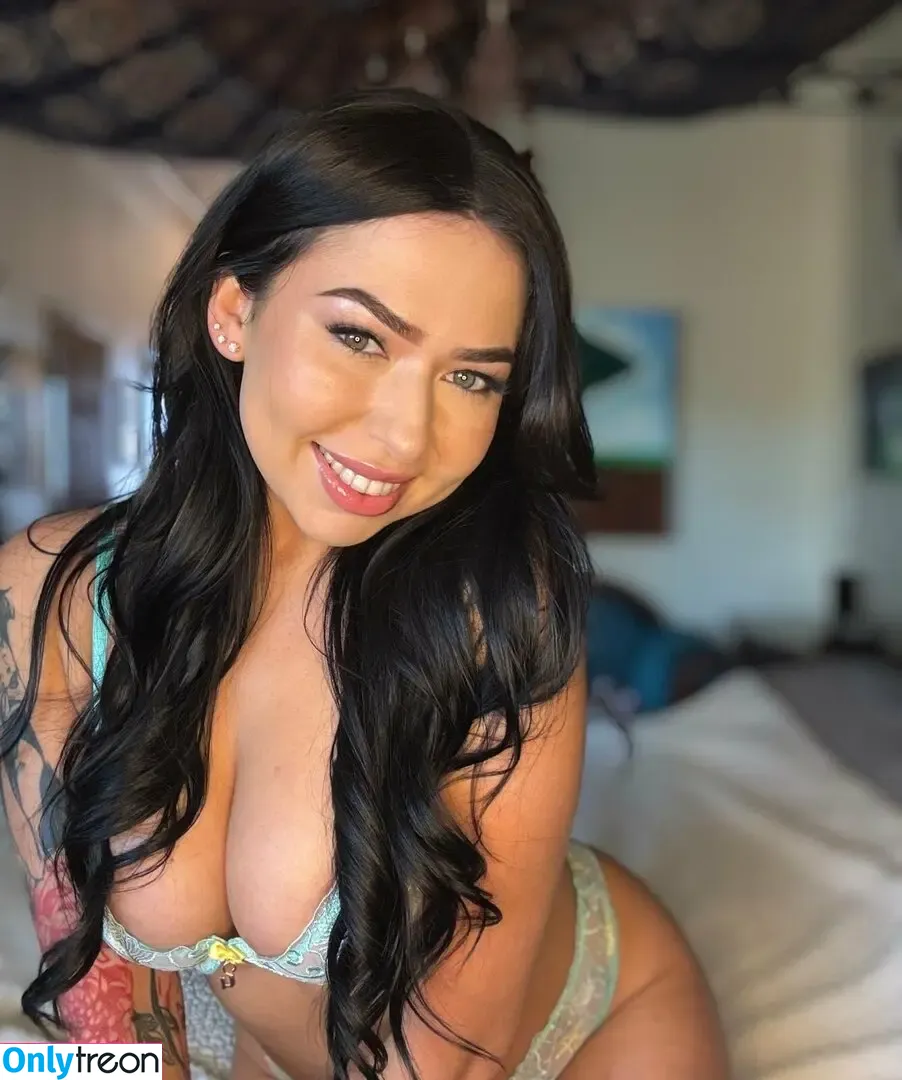 hungry4moore nude photo #0025 (Melissa Moore / stillhungry4more)