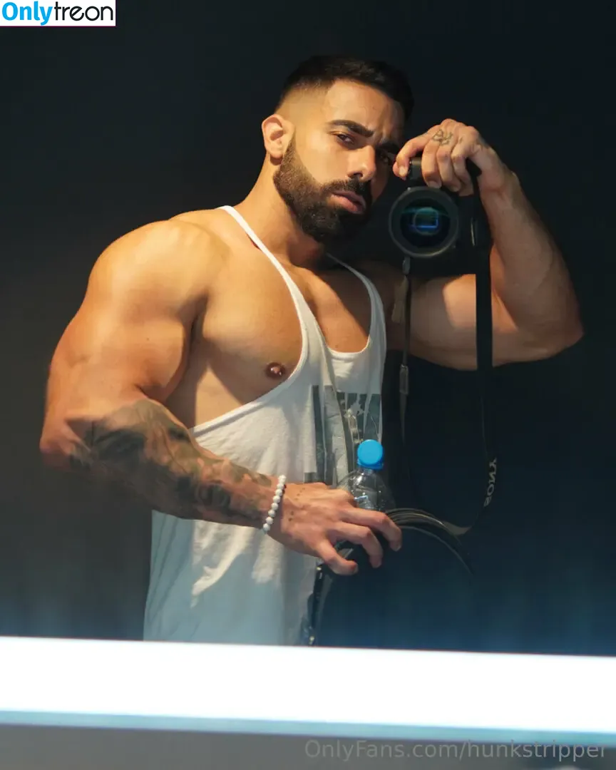hunkstripper nude photo #0001 (hunk_stripper_21)