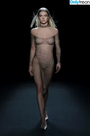 Hunter Schafer / hunterschafer nude photo #0705