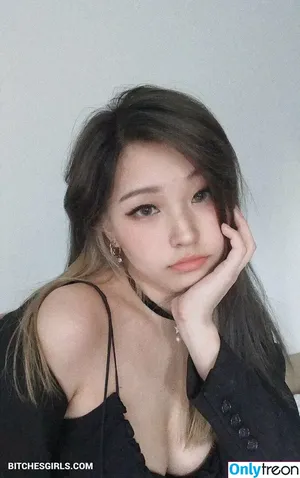 Hyoon / Aikuros nude photo #0309