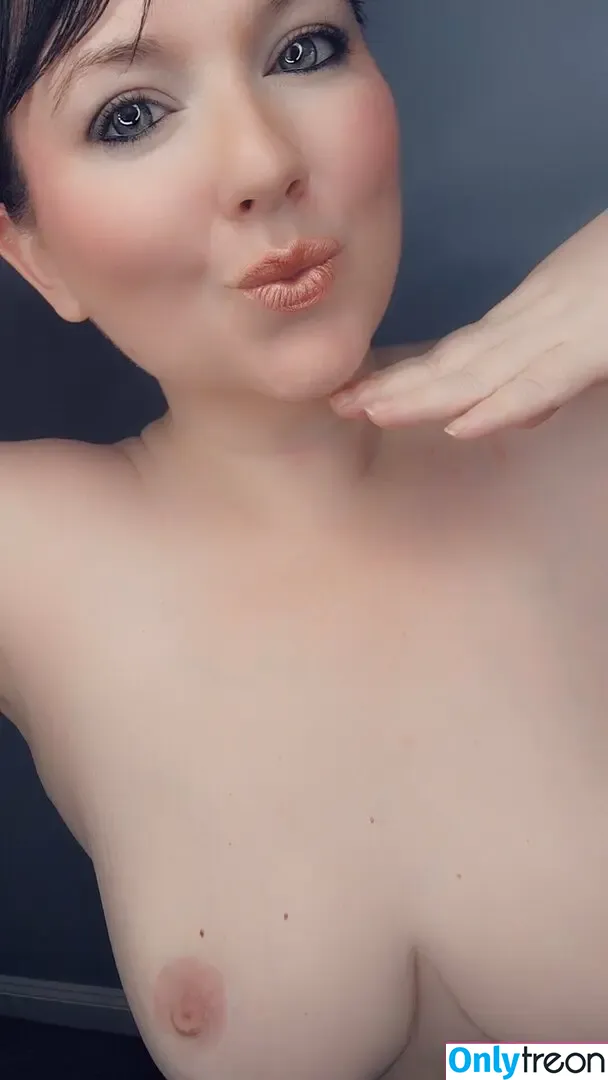 i.am.cc nude photo #0038 (iamccsuarez)