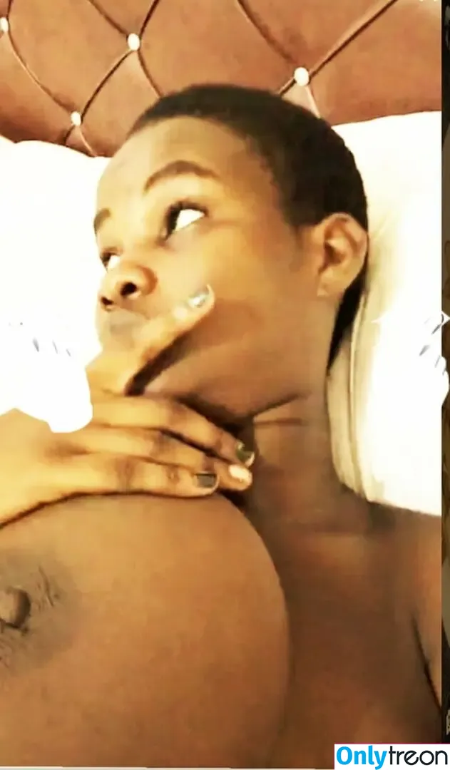 Iamnaturalpam nude photo #0001 (allnaturalmom)