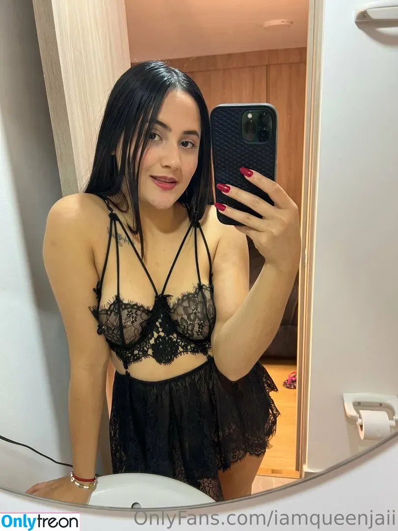 iamqueenjaii nude photo #0022 (iamqueenolizia)