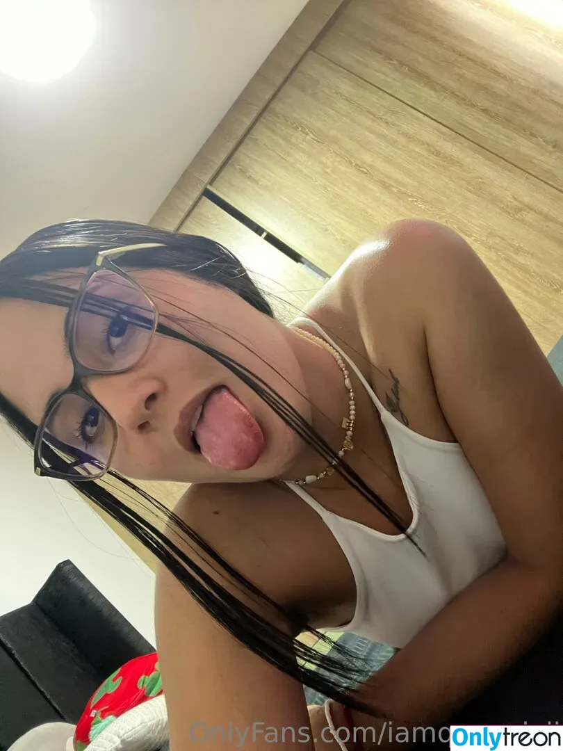 iamqueenjaii nude photo #0027 (iamqueenolizia)