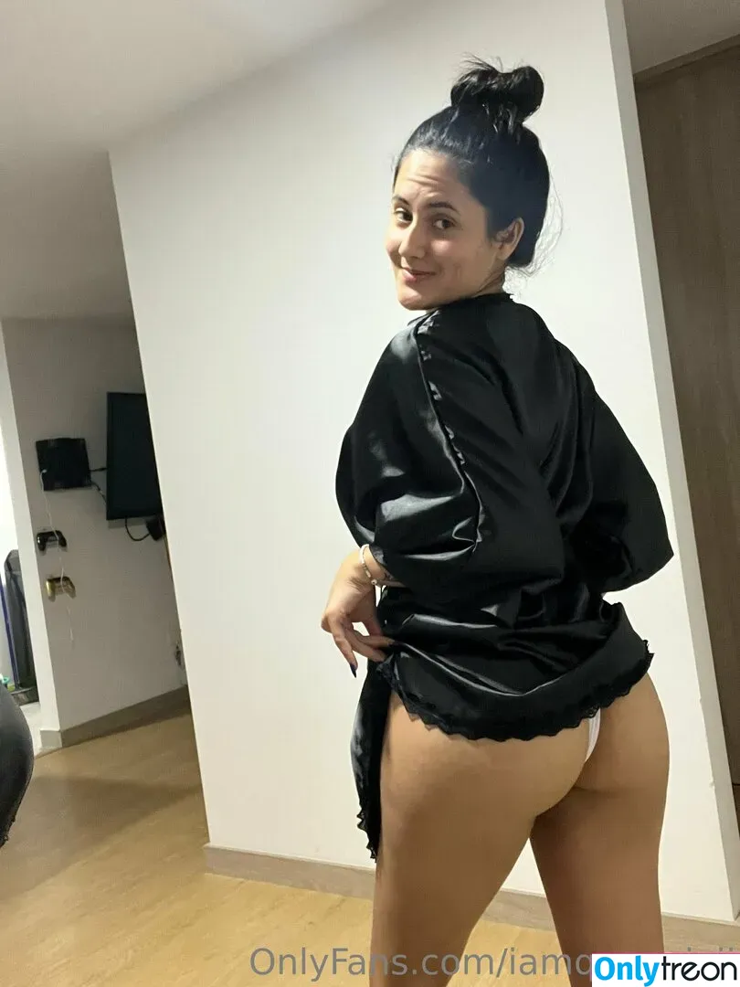 iamqueenjaii nude photo #0055 (iamqueenolizia)