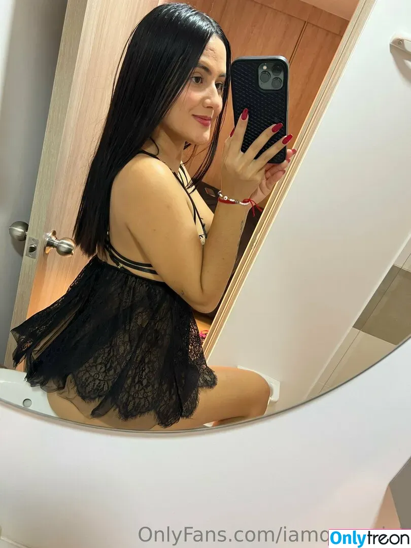 iamqueenjaii nude photo #0059 (iamqueenolizia)