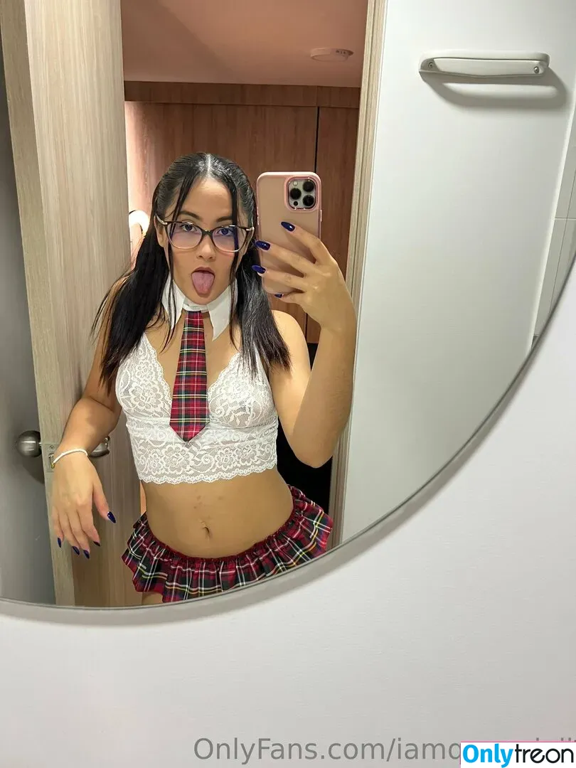 iamqueenjaii nude photo #0079 (iamqueenolizia)