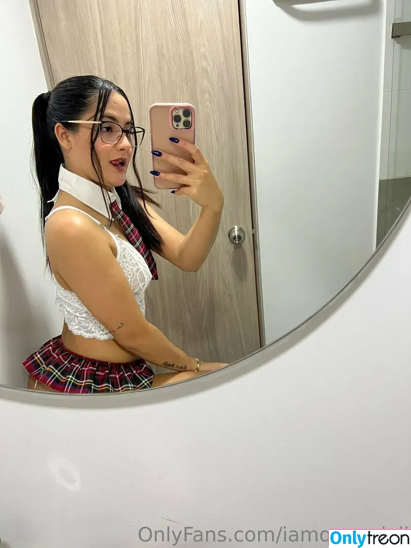 iamqueenjaii nude photo #0165 (iamqueenolizia)