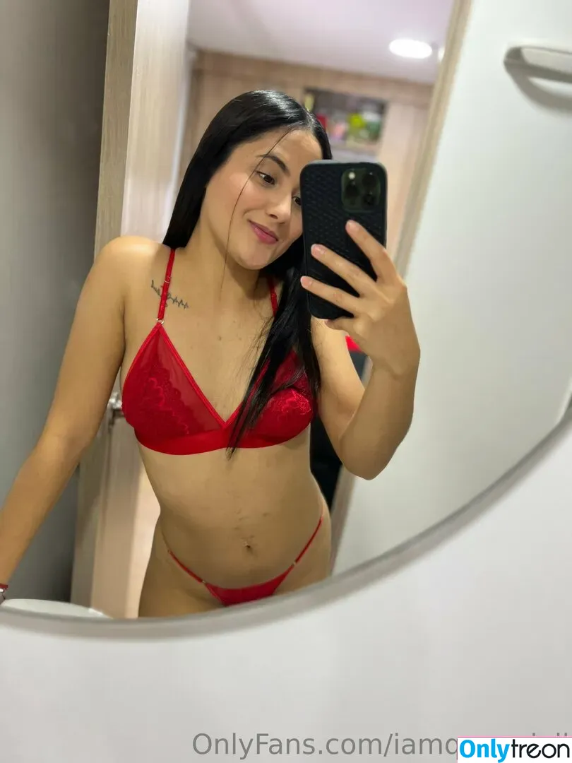 iamqueenjaii nude photo #0366 (iamqueenolizia)