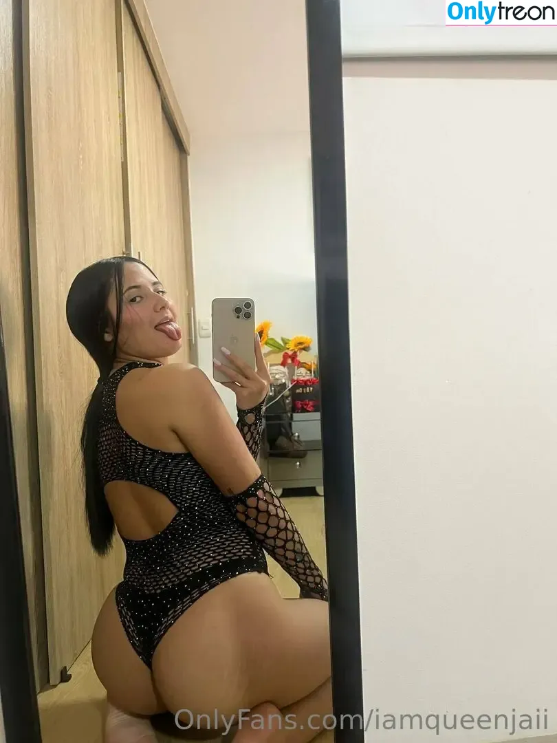 iamqueenjaii nude photo #0686 (iamqueenolizia)
