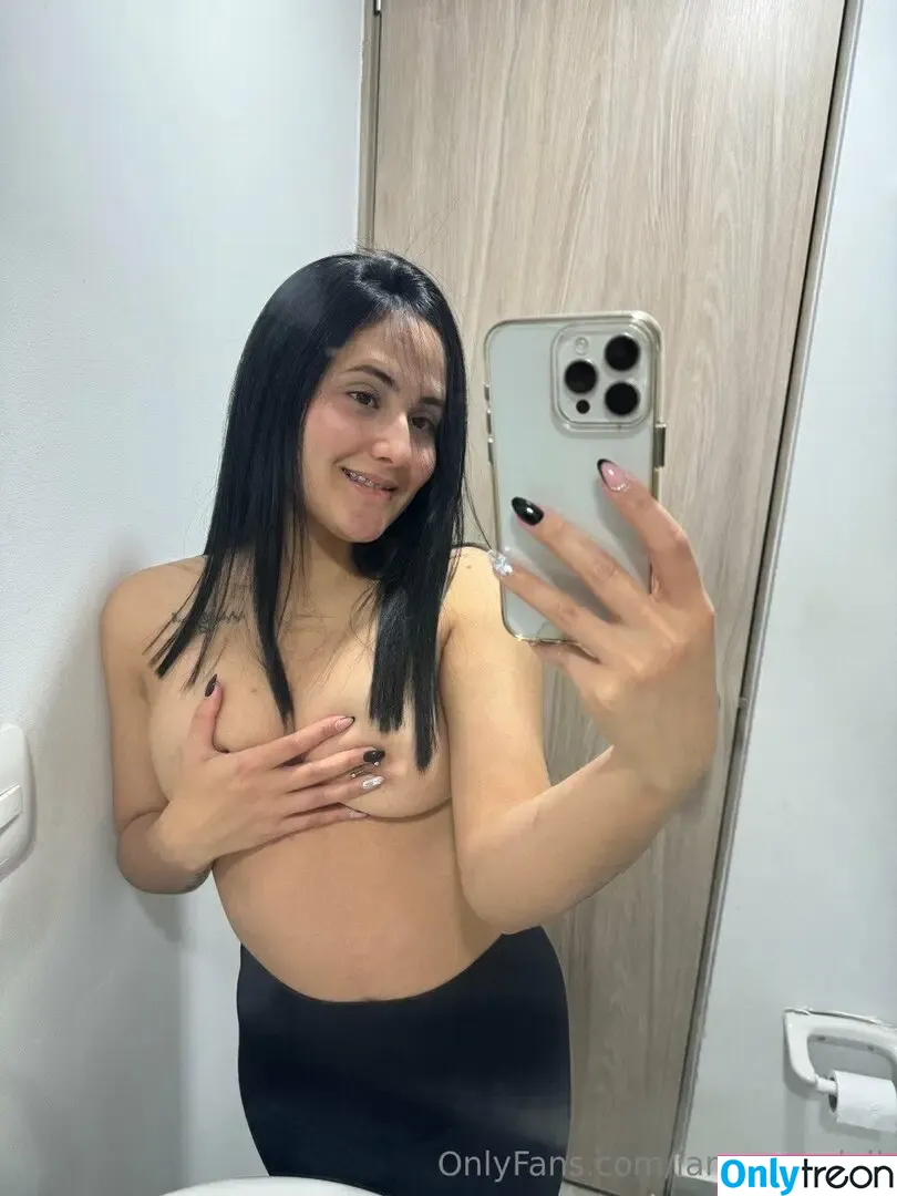 iamqueenjaii nude photo #1020 (iamqueenolizia)